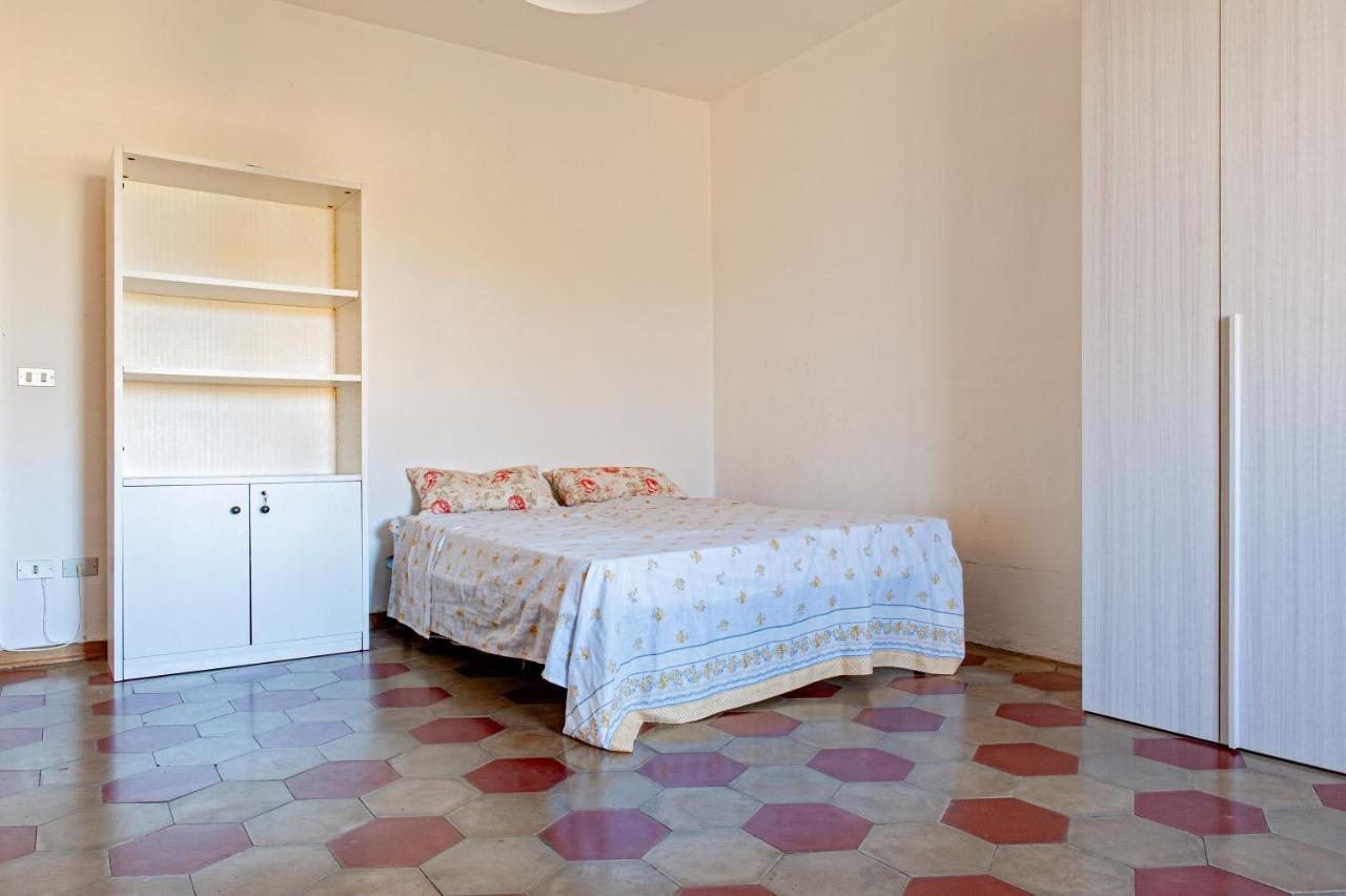 A Due Passi Dal Centro Apartman Pisa Kültér fotó
