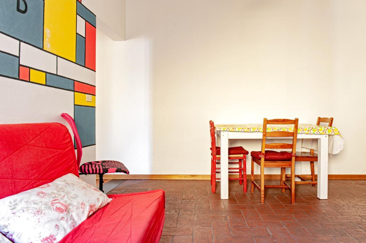 A Due Passi Dal Centro Apartman Pisa Kültér fotó