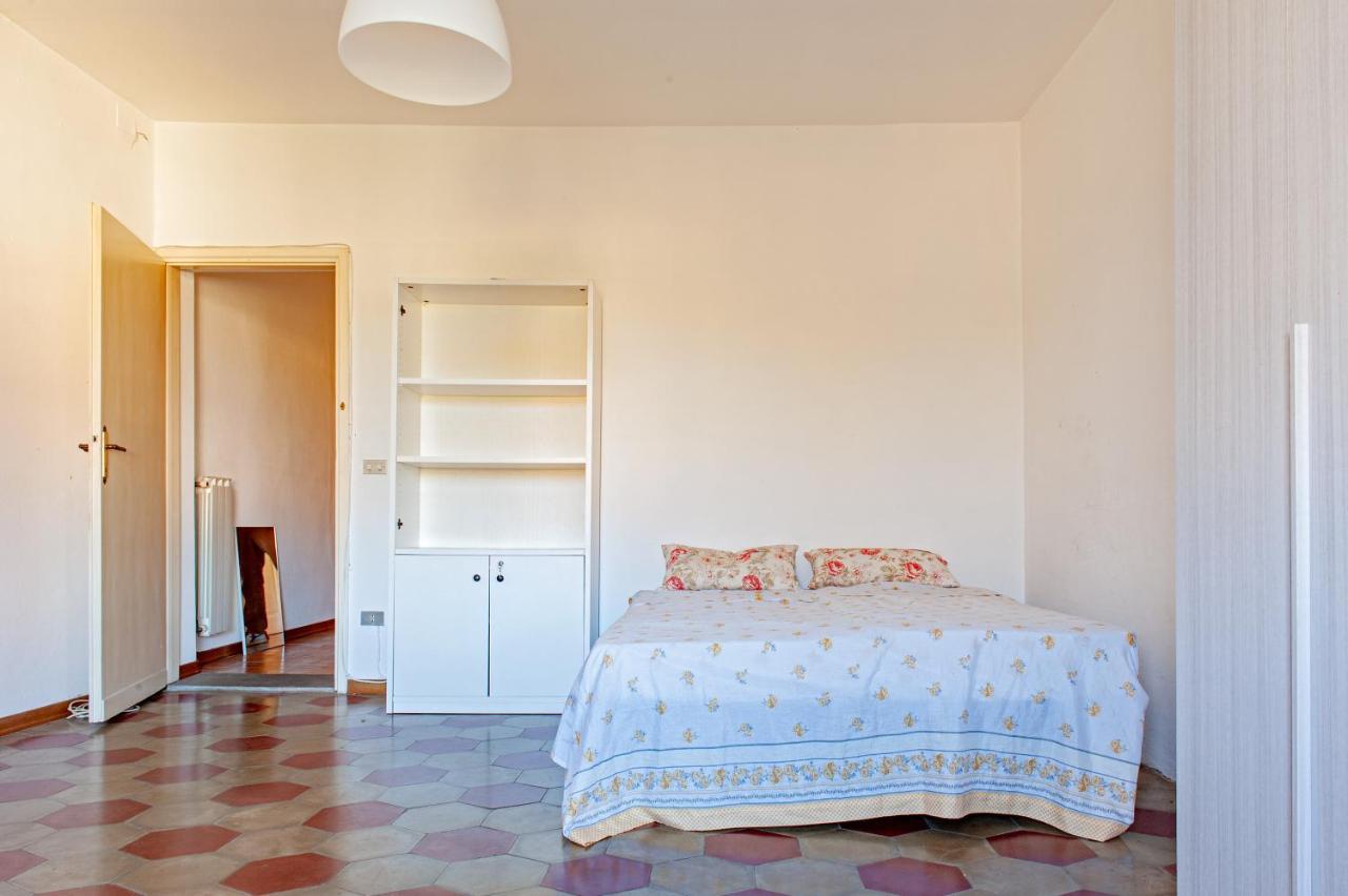 A Due Passi Dal Centro Apartman Pisa Kültér fotó