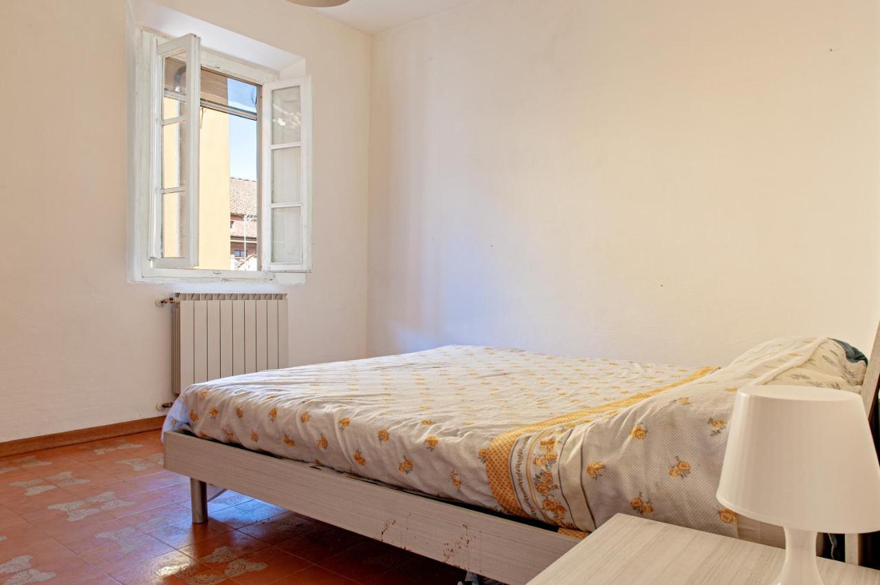 A Due Passi Dal Centro Apartman Pisa Kültér fotó